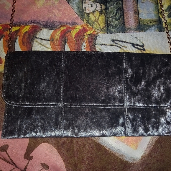 Urban Expressions Purse - Picture 3 of 6